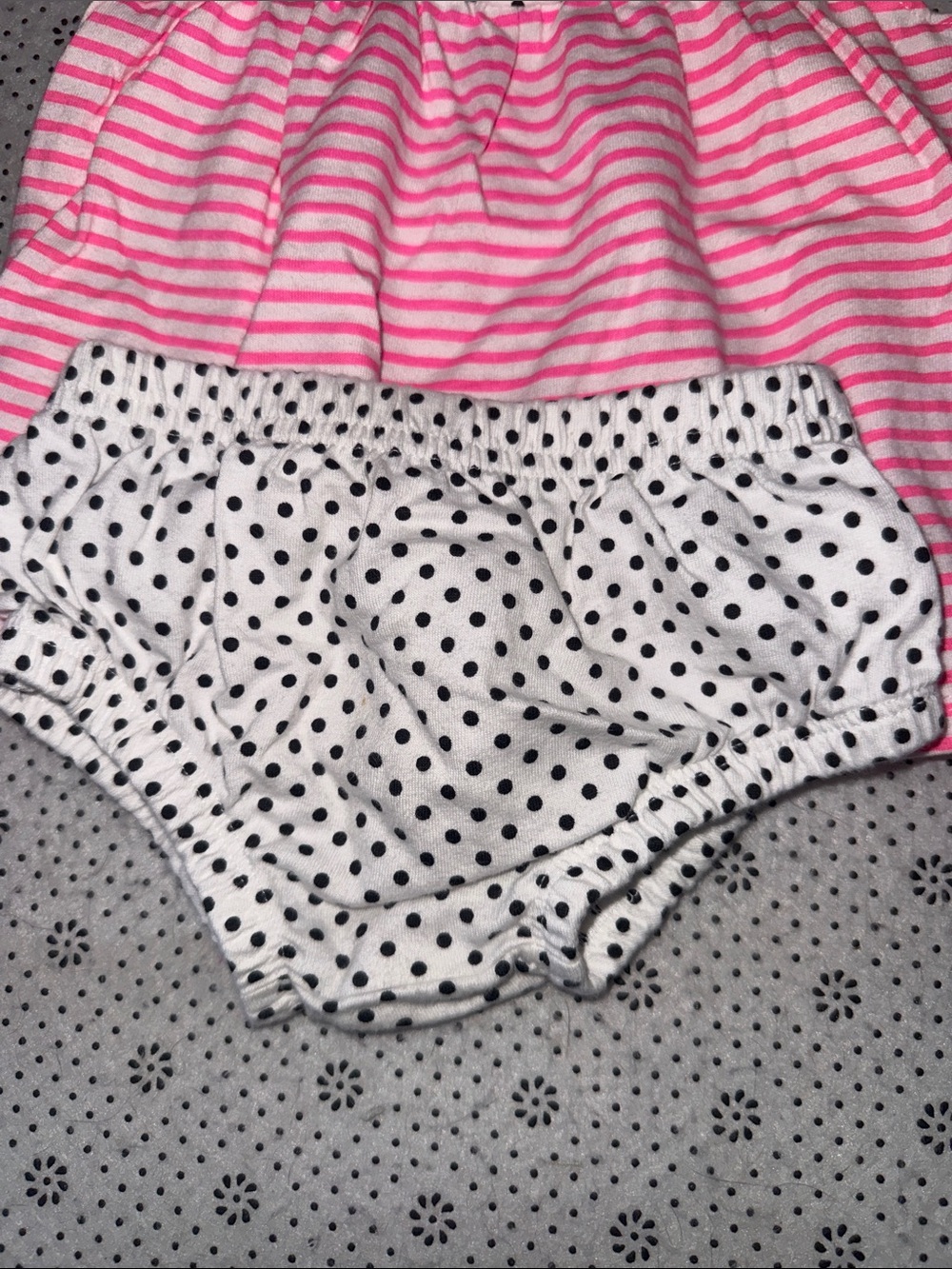 🛍CUTE LITTLE GIRLS OUTFIT SIZE 6-9 MONTHS - Picture 3 of 7